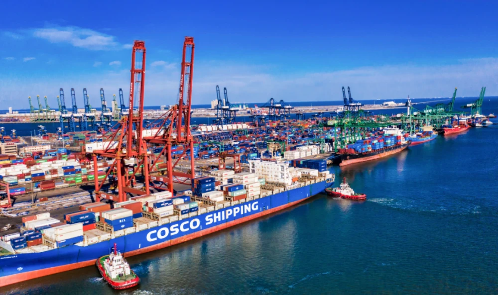 大湾区崛起世界级港口群：海铁联运 通达全球
