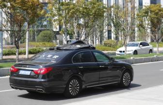 中国首批自动驾驶全无人商业运营牌照在重庆和武汉发放
